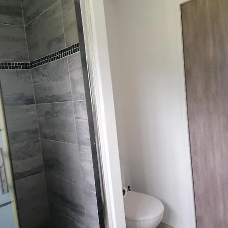 Independant, Parking Prive, 600m Du Circuit