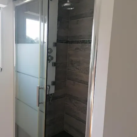 Independant, Parking Prive, 600m Du Circuit Apartmán *