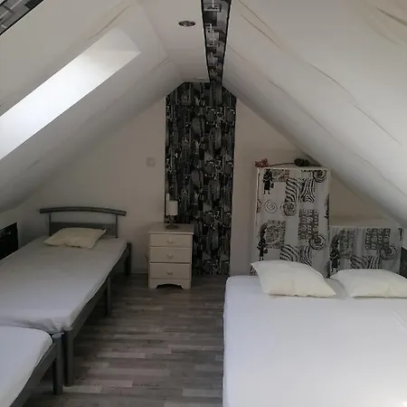 Independant, Parking Prive, 600m Du Circuit Apartmán