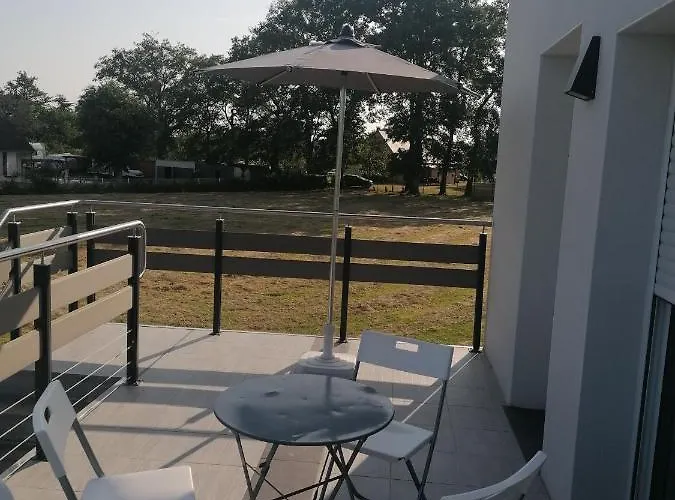 Indépendant, Parking Privé, 600m Du Circuit Appartamento *